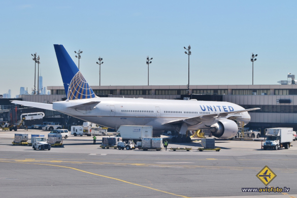 Boeing 777-224/ER